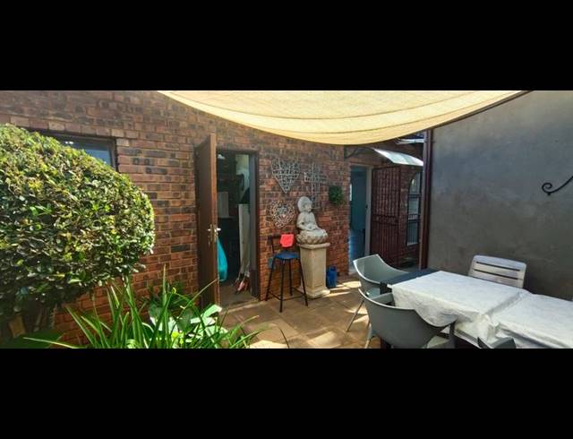 3 BEDROOM HOUSE FOR SALE IN THERESAPARK